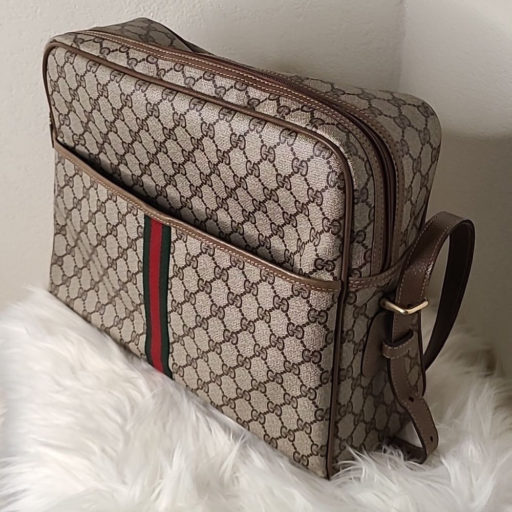 💯 Authentic Gucci Handbag with Cherryline 🍀 - Picture 4 of 13
